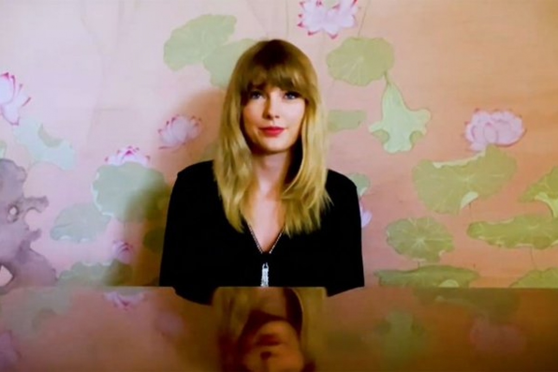 Câu chuyện xót xa sau màn trình diễn của Taylor Swift tại 'One World: Together At Home'