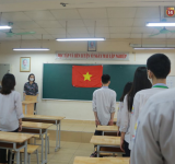 Chùm ảnh độc đáo:  Lần đầu tiên, những tiết chào cờ đầu tuần diễn ra ngay trong lớp học